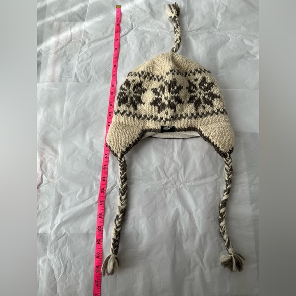 Everest designs 100%wool nepal tassel knitted unisex beanie - Picture 2 of 5